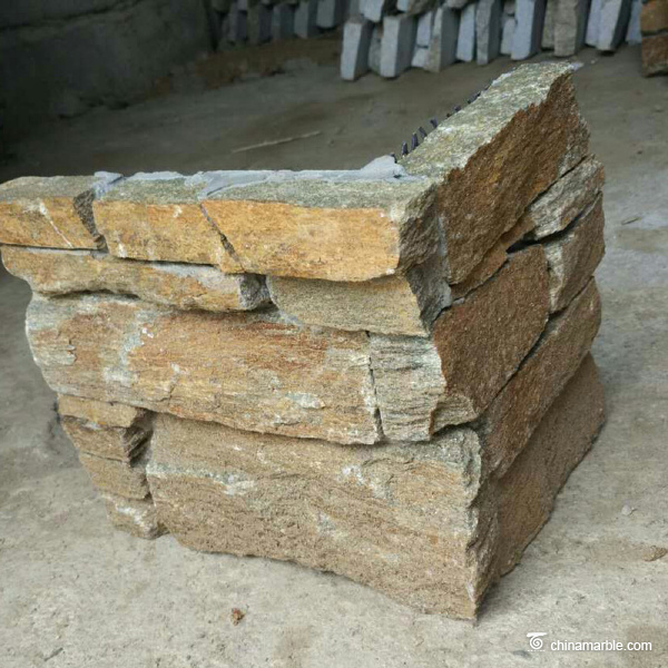 Smokey Mountain Quartzite Cultured Wall Stone Corner & Cement Ledgestone Wall Corner