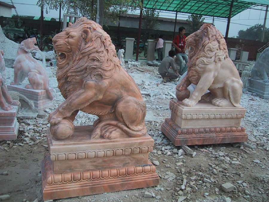 Sitting Lion M-Lion-12.JPG