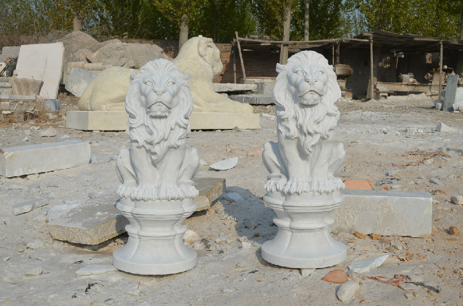 White Marble Lion M-Lion-15.JPG