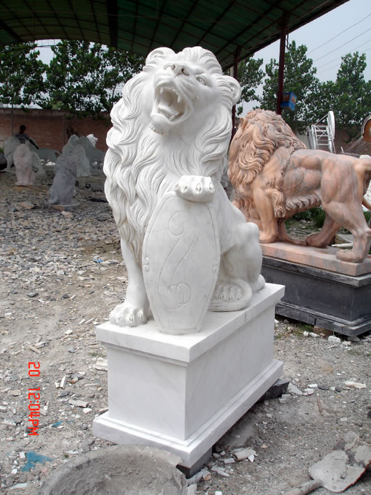 White Marble Lion M-Lion-16.jpg