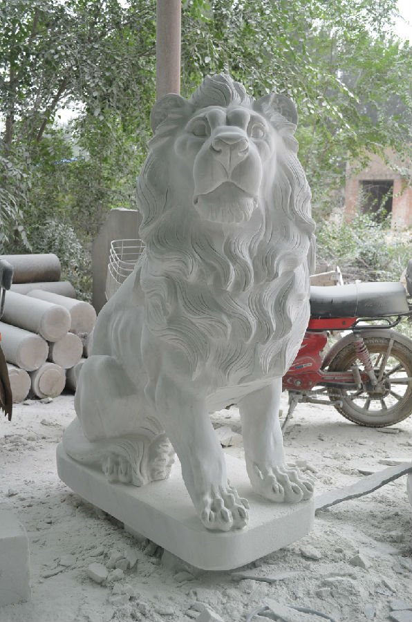 White Marble Lion M-Lion-20.JPG