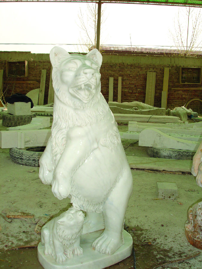 White marble Bear OTS-01.JPG