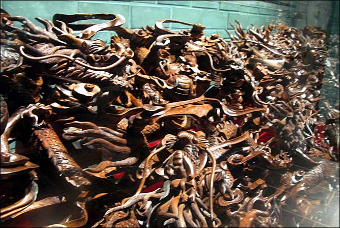 ebony sculpture2.jpg