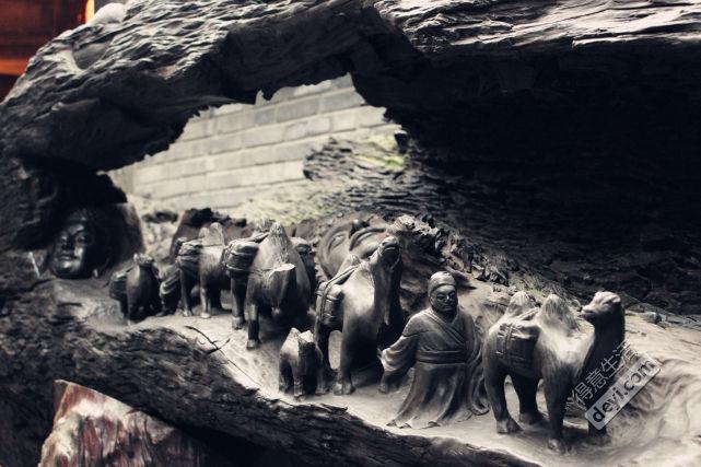 ebony sculpture3.jpg