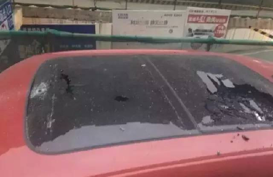 children dropped from the 31 floor marble, BMW was suffered 